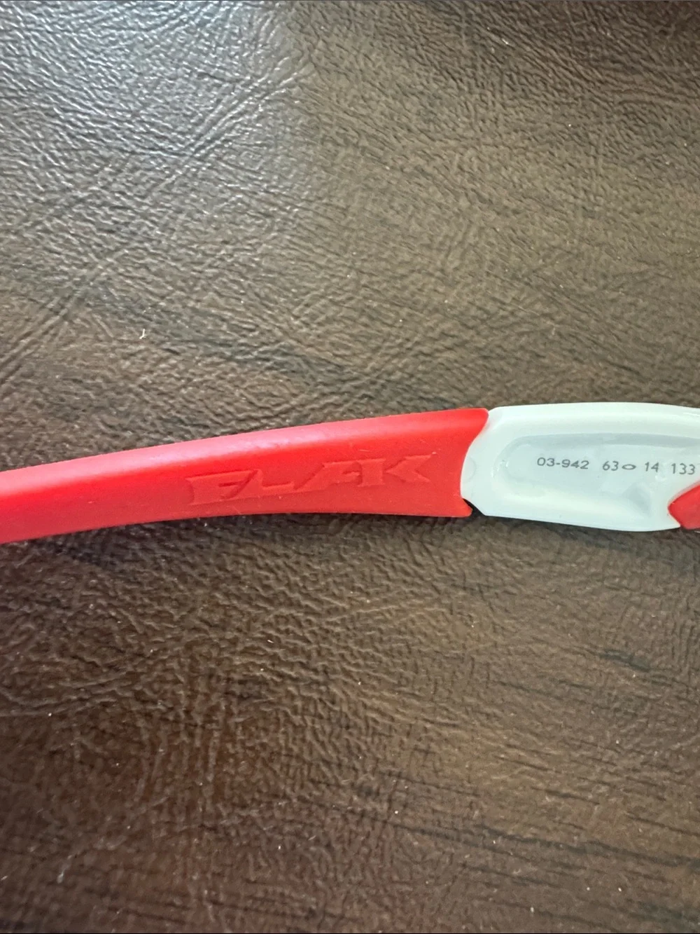 Oakley FLAK Boy’s White/Red Frame Sunglasses with blue Mirrored Lenses